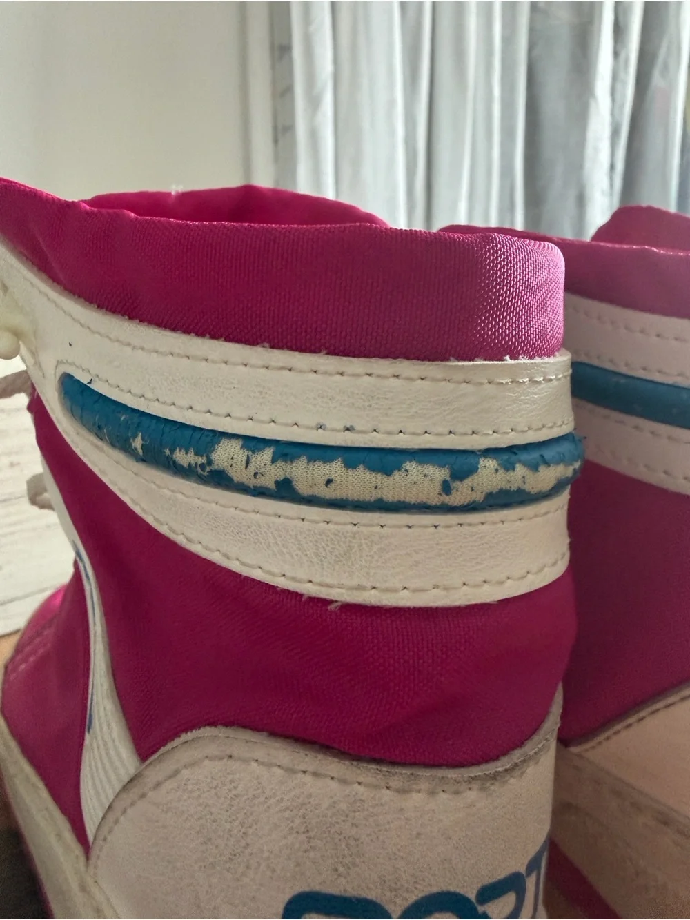 Vintage 80s Sporto Masters faux fleece lined high top apres-ski sneaker red-pink